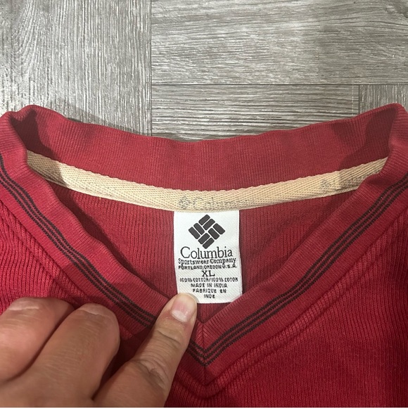 Men's Columbia Red Pullover V Neck Long Sleeve Sweatshirt Size XL - Picture 3 of 7